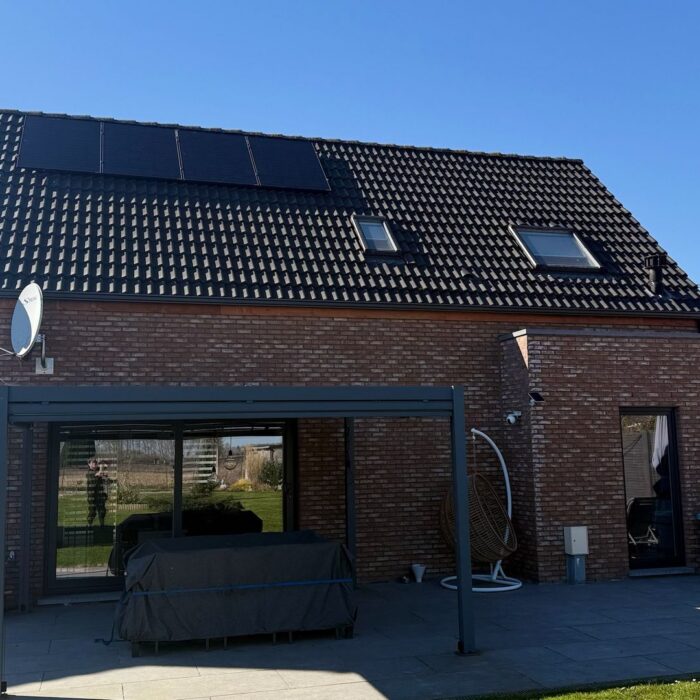 Zonnepanelen op een nieuwbouwwoning